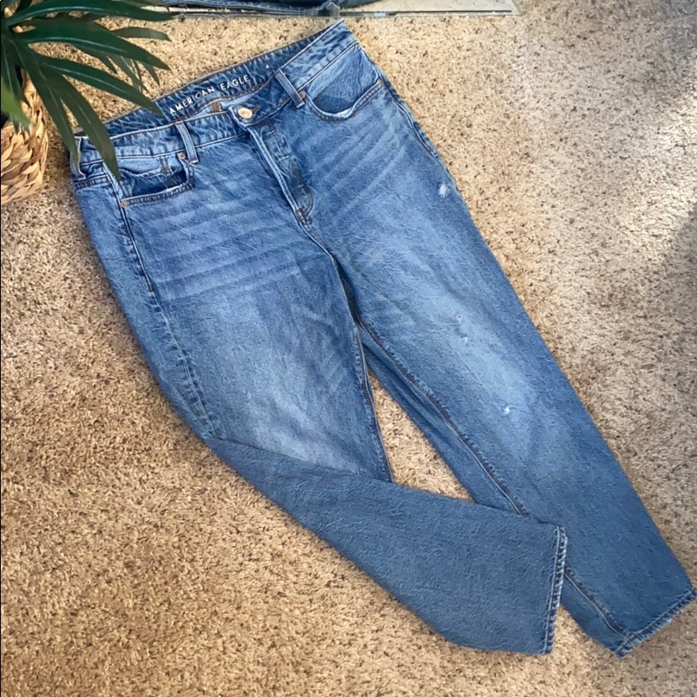 American Eagle Mom Jeans